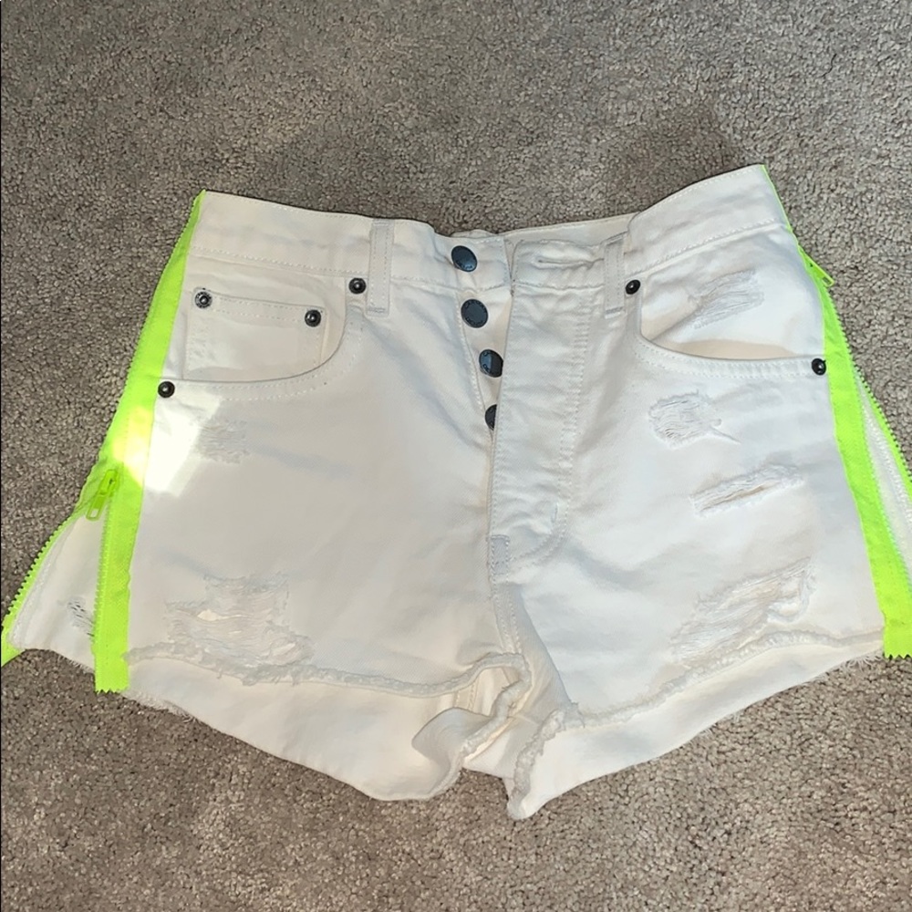 COPY - Carmar zip up shorts